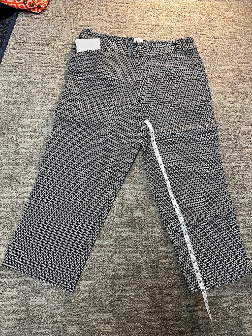 Time and Tru Black and White Geometric Capris